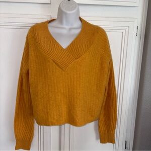 Naadam 100% Cashmere Ribbed V-Neck Sweater Mustard  Size S - BUTTERY  SOFT!